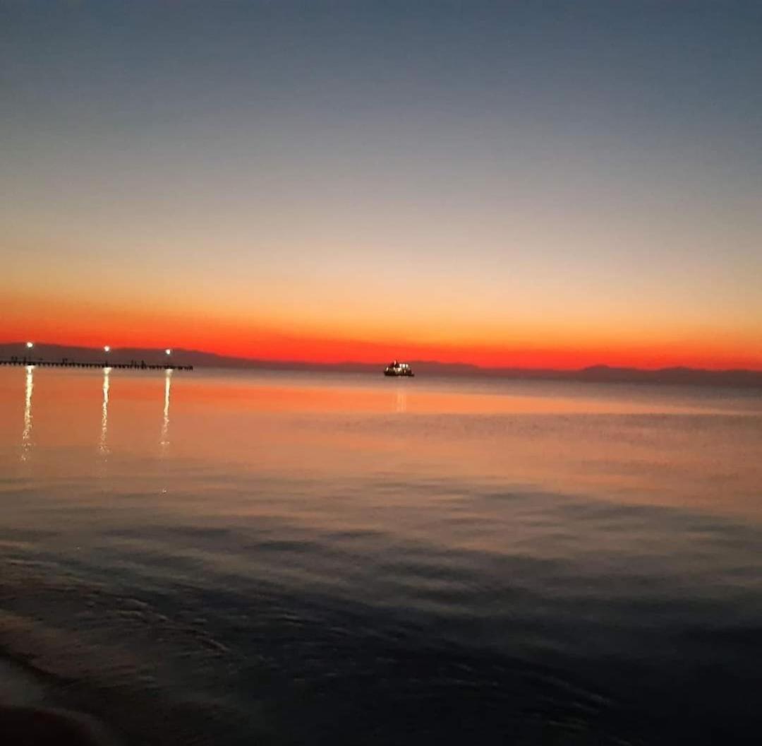 Sun Sea No 3 Leilighet Peraía Eksteriør bilde